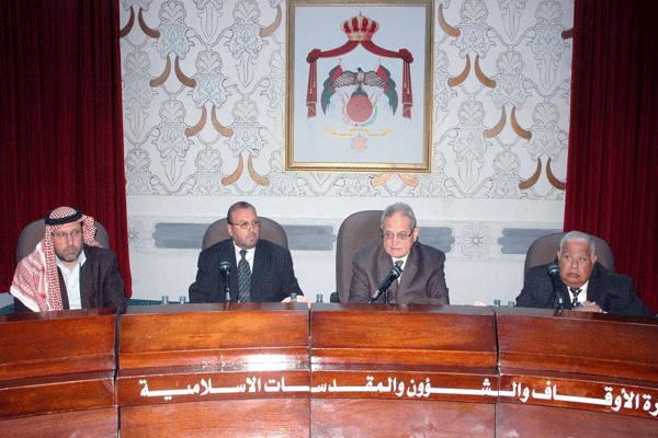 وزير الاوقاف يلتقي أصحاب مكاتب الحج والعمرة  