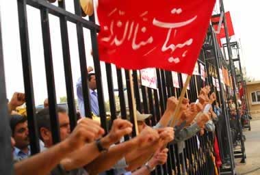 تشريد سكان أشرف والنقل القسري بالضغط والتهديد
