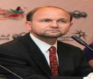 الامير فراس يهنئ العداء الاقرع  