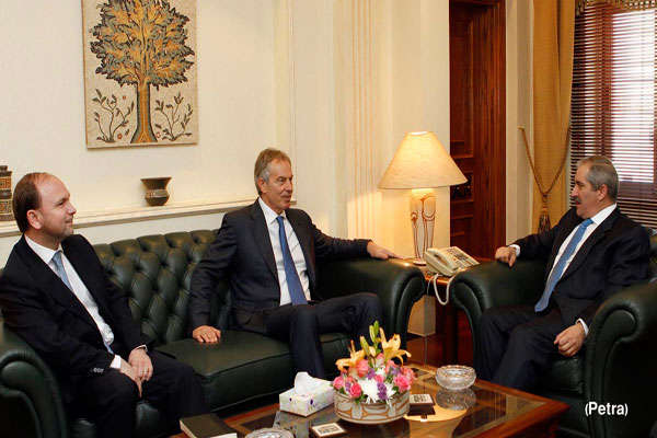 وزير الخارجية يجري مباحثات مع مبعوثي الرباعية الدولية