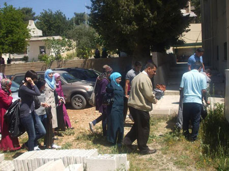 يوم عمل تطوعي في كلية عجلون الجامعية 