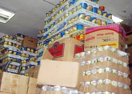 اتلاف 100 طن مواد غذائية منتهية الصلاحية في عمان اتلاف 100 طن مواد غذائية منتهية الصلاحية في عمان