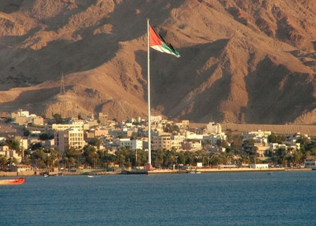 توزيع جائزة العقبة للتميز في الخدمات المجتمعية 