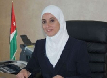 وزيرة التنمية الاجتماعية تسلم مفاتيح وحدتين سكنيتين  