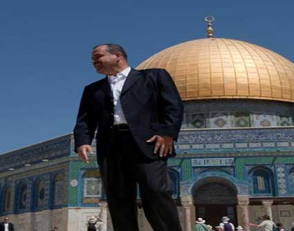 شباب من المجالية يستنكرون زيارة حسين المجالي للقدس ويعتبرونها تصرفا فرديا ( اسماء ) شباب من المجالية يستنكرون زيارة حسين المجالي للقدس ويعتبرونها تصرفا فرديا ( اسماء )