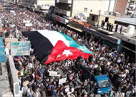 مسيرات موحدة للحراك الشبابي والشعبي  ردا على مجلس النواب