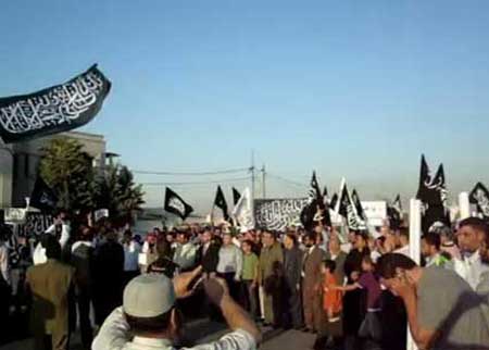 اعتصام حزب التحرير قبالة السفارة السورية في عمان ( شاهدوا الفيديو ) اعتصام حزب التحرير قبالة السفارة السورية في عمان ( شاهدوا الفيديو )
