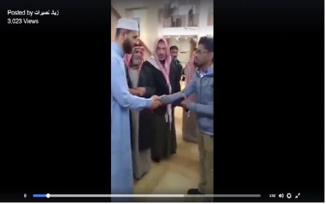 شاب سيريلانكي يعلن اسلامه في الرمثا