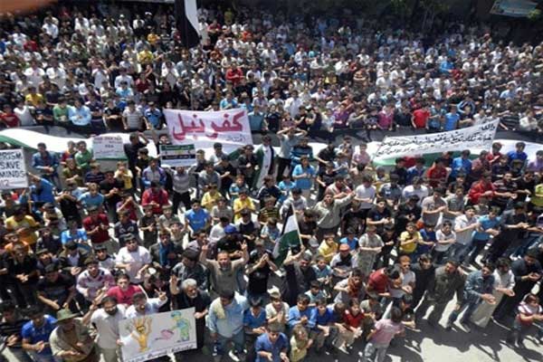 انشقاق 30 عسكرياً قرب القصر الجمهوري في اللاذقية