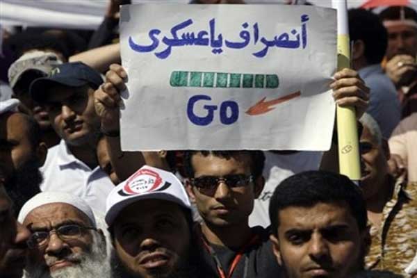 أنصار أبوإسماعيل على أبواب وزارة الدفاع والمخابرات