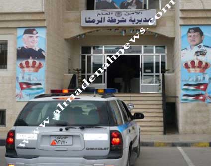 ضابط امن عام ينشغل بصحبة فتاتين ويدهس شابا في الرمثا 