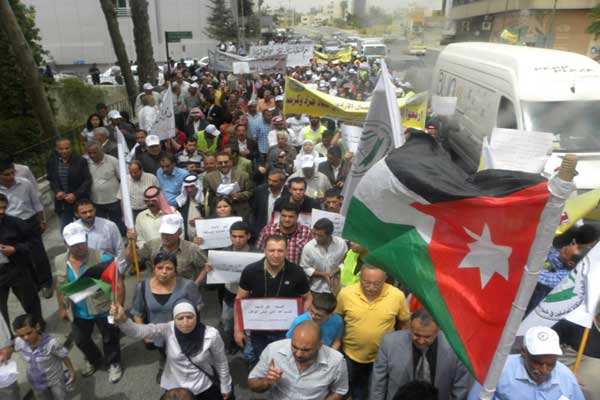 مسيرة عمالية لإشهار الاتحاد العام للنقابات العمالية المستقلة بمناسبة عيد العمال ( صور ) مسيرة عمالية لإشهار الاتحاد العام للنقابات العمالية المستقلة بمناسبة عيد العمال ( صور )