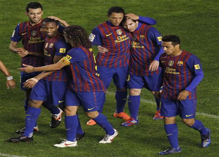 برشلونة يكتسح فايكانو ويؤجل تتويج ريال مدريد بلقب الدوري الاسباني برشلونة يكتسح فايكانو ويؤجل تتويج ريال مدريد بلقب الدوري الاسباني