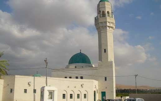 حركة سياحية نشطة لمقامات واضرحة الصحابة بالمزار  