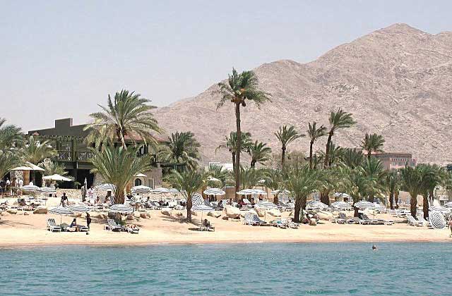 اتفاقية تعاون لتنفيذ برامج تنموية في العقبة 