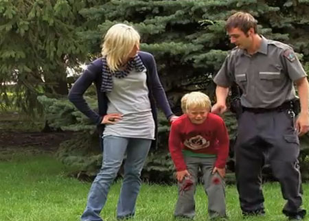 الولد المسكين والشرطي