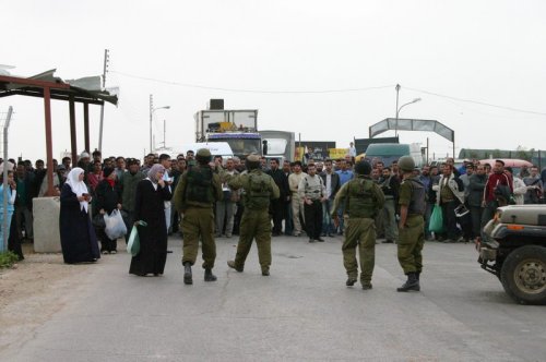 أنباء عن فتح معبر بيت حانون لسفر الفلسطينيين كبديل لمعبر رفح أنباء عن فتح معبر بيت حانون لسفر الفلسطينيين كبديل لمعبر رفح