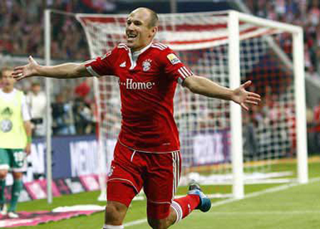 الهولندي روبن يمدد عقده مع بايرن ميونيخ لمدة عامين حتى 2015