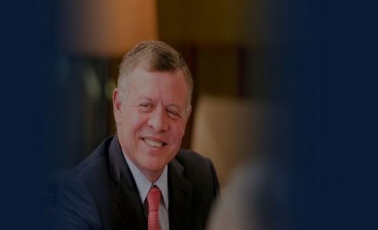 بالفيديو : الملك يلتقي شخصيات من الزرقاء في دارة الشيخ القلاب