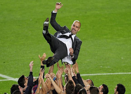 جماهير "الكامب نو" تودع بيب غوارديولا (فيديو)