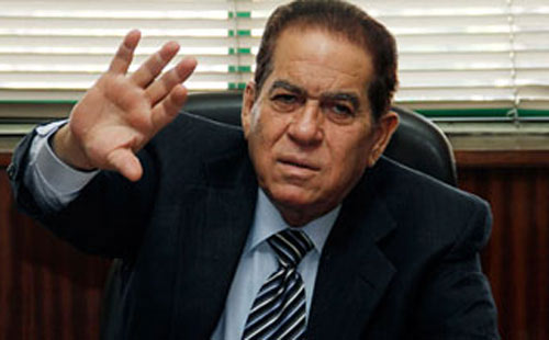 رئيس مجلس الشعب المصري يعرض استقالة الجنزوري كحل للخلافات مع المجلس العسكري