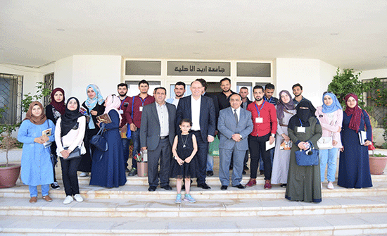 جامعة إربد الأهلية تستقبل الطلبة السوريين بمناسبة قرب رمضان جامعة إربد الأهلية تستقبل الطلبة السوريين بمناسبة قرب رمضان
