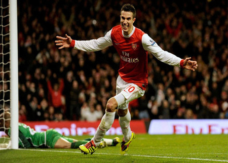 برشلونة و ريال مدريد الاقرب للتوقيع مع ڤان بيرسي