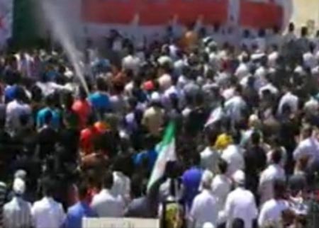 6 قتلى في سوريا على وقع تظاهرات حاشدة