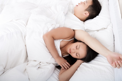 وضعية النوم السليمة أساس الصحة الجيدة وضعية النوم السليمة أساس الصحة الجيدة