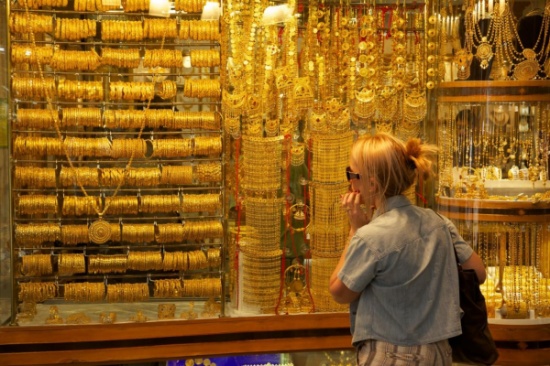 القبض على سارقي ذهب في إربد القبض على سارقي ذهب في إربد