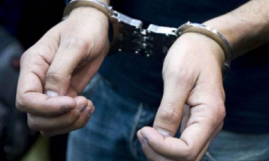القبض على مطلوب بـ15 قضية بقيمة 850 الف دينار القبض على مطلوب بـ15 قضية بقيمة 850 الف دينار