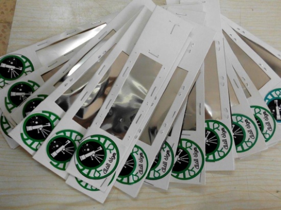 نادي هواة الفلك يصنعون نظارة خاصة لمشاهدة الكسوف