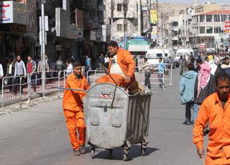 الطلب من بلدية القطرانة زيادة رواتب عمال الوطن الطلب من بلدية القطرانة زيادة رواتب عمال الوطن