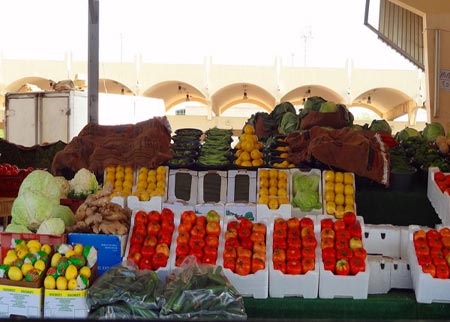 ازالة بسطات الخضار من وسط المشارع