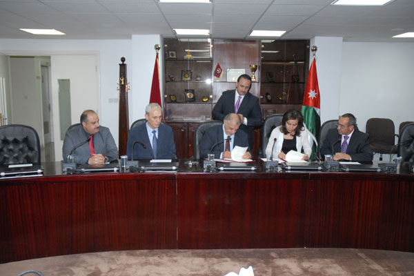 (6) منح دراسية تقدمها الجامعة الهاشمية للفائزين في جائزة الملكة رانيا العبدالله للتميُّز التربوي