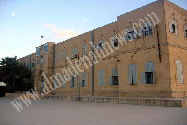 وزارة الثقافة تهدي مدرسة السلط الثانوية 250 كتابا ومخطوطة ثقافية 