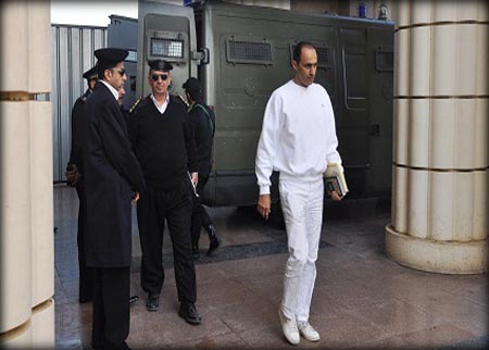 مصر تنفي انتحار جمال مبارك