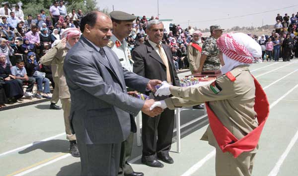تخريج مشاركين في مشروع التدريب العسكري في اربد 