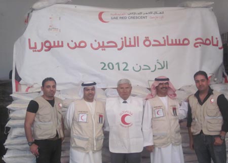 الإمارات تجهز خمسة آلاف طرد غذائي للاجئين السوريين في الأردن 