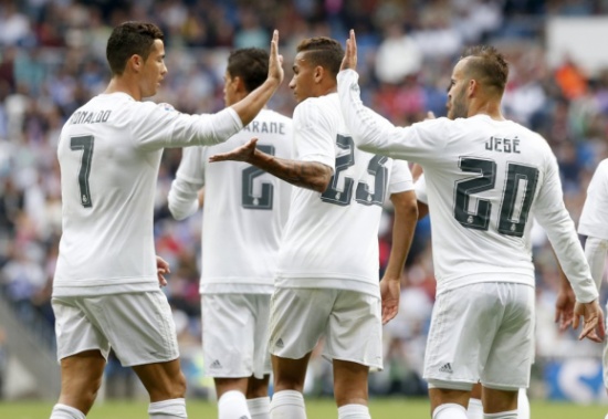 صور وفيديو .. ريال مدريد يتصدر مؤقتاً بثلاثية في شباك بالماس صور وفيديو .. ريال مدريد يتصدر مؤقتاً بثلاثية في شباك بالماس
