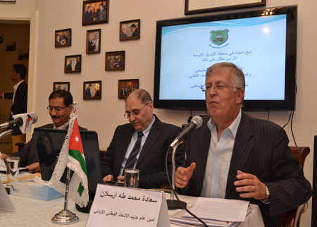 البطيخي: مياه الديسي ملوثة بـ "الراديوم " المسبب للسرطانات البطيخي: مياه الديسي ملوثة بـ "الراديوم " المسبب للسرطانات