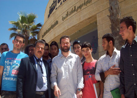 محاضرة للدكتور امجد قورشة حول العنف الجامعي واثره على المجتمع