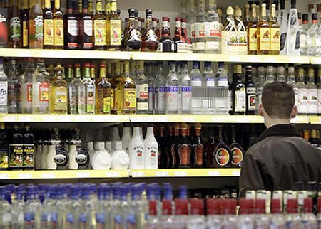 سلفيو تونس يغلقون الحانات ومحلات بيع الخمر