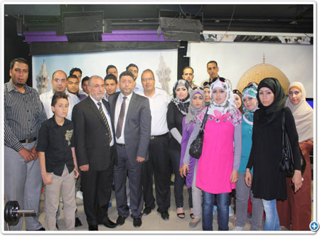 طلاب كلية "توليدو " الجامعية المتوسطة يزورون "الحقيقة الدولية "