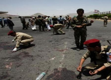 تفجيرات صنعاء تطيح بنجل شقيق صالح و ‏3‏ غارات علي القاعدة في الجنوب وانتحاري يفجر نفسه في البيضاء