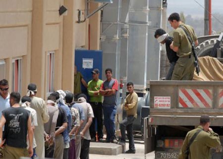 السفارة الاردنية في تل ابيب تزور معتقلين اردنيين في السجون الاسرائيلية السفارة الاردنية في تل ابيب تزور معتقلين اردنيين في السجون الاسرائيلية