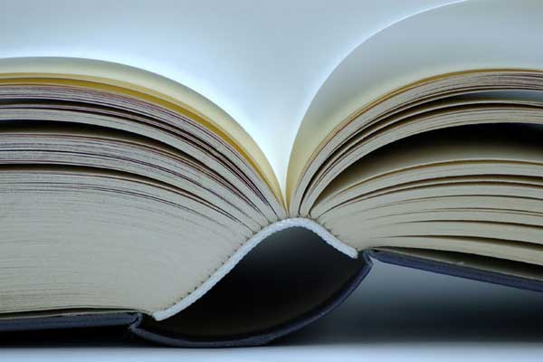 صدور كتاب يعاين تطور المناطق التجارية في عمان  