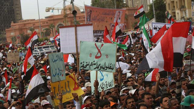 مليونية "عزل شفيق" الأولى بالتحرير بعد رفع الطوارئ