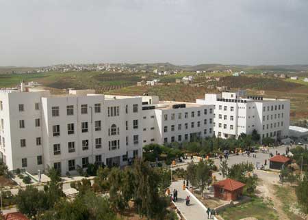 جامعة إربد تسير رحلة عمره إلى الديار المقدسة