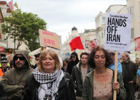 مظاهرة بجنوب بريطانيا تندد بضرب إيران